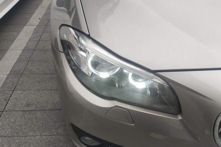 Used BMW 5 Series 2014 525Li Leading Model Right Front Headlight