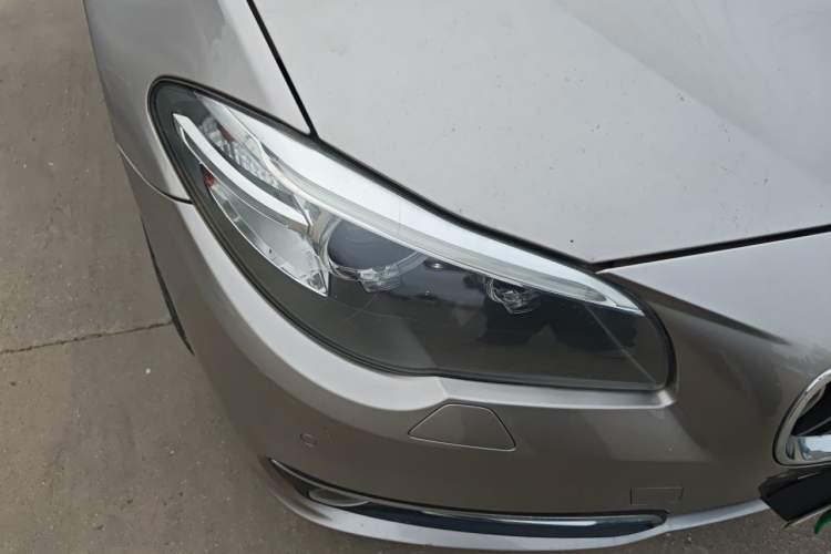 Used BMW 5 Series 2014 525Li Luxury Design Package Right Front Headlight