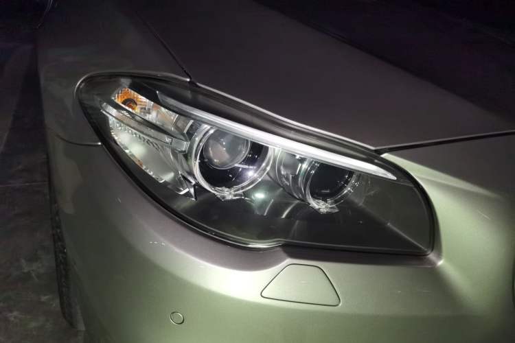 Used BMW 5 Series 2014 525Li Luxury Design Package Right Front Headlight