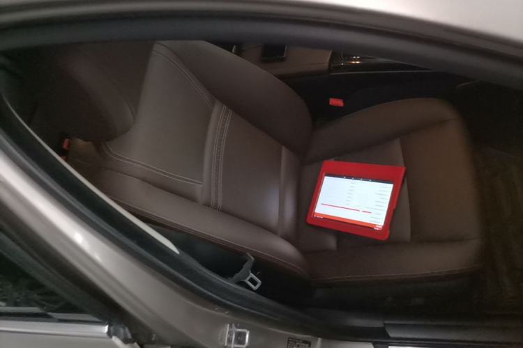 Used BMW 5 Series 2014 525Li Luxury Design Package Right Front Seat