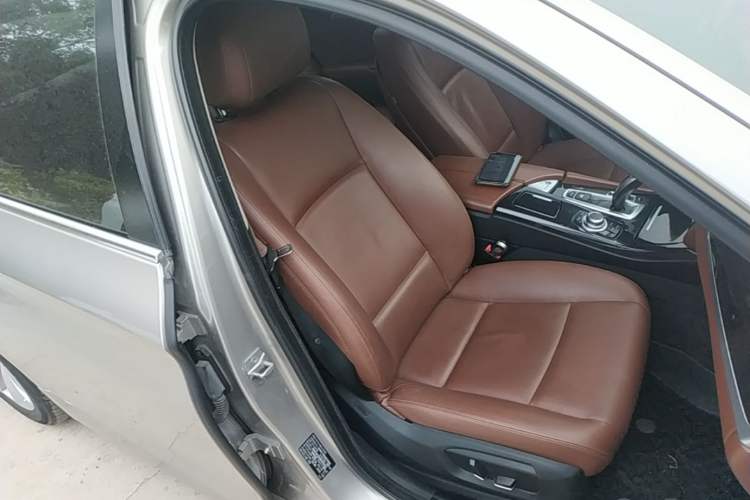 Used BMW 5 Series 2014 520Li Elegant Model Right Front Seat