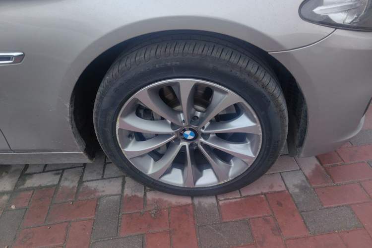 Used BMW 5 Series 2014 528Li Leading Model Right Front Wheel Hub