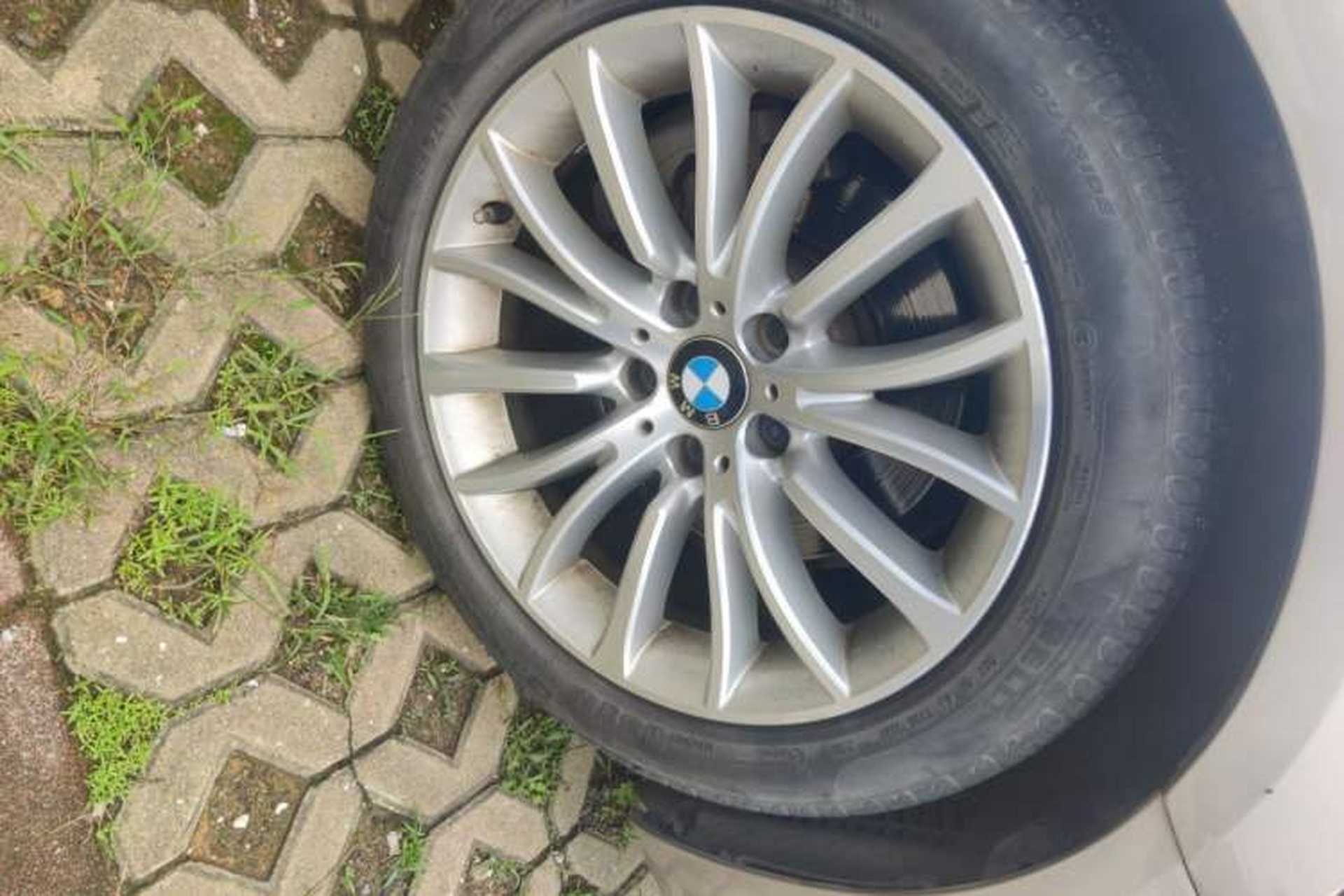 Used BMW 5 Series 2014 525Li Luxury Design Package Right Front Wheel Hub
