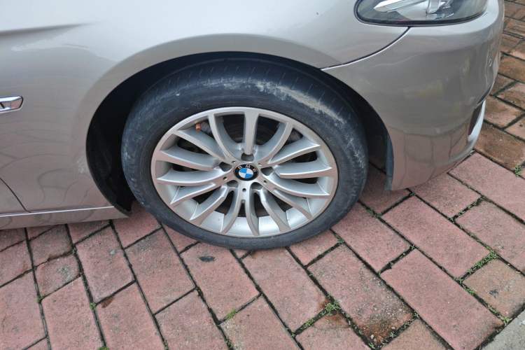 Used BMW 5 Series 2014 525Li Luxury Design Package Right Front Wheel Hub
