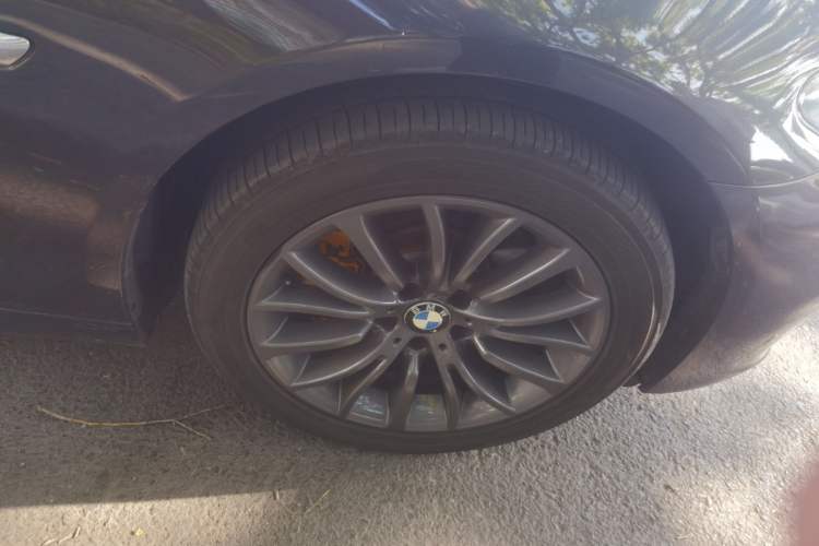 Used BMW 5 Series 2014 525Li Luxury Design Package Right Front Wheel Hub