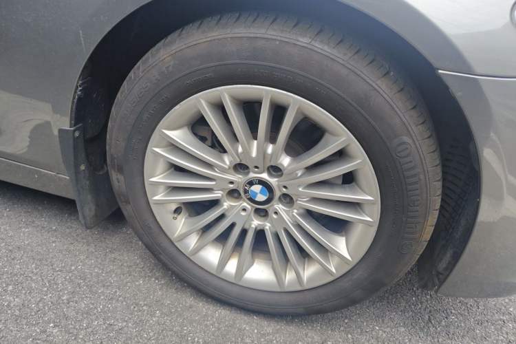 Used BMW 5 Series 2014 525Li Leading Model Right Front Wheel Hub