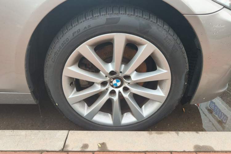 Used BMW 5 Series 2014 528Li xDrive Luxury Design Package Right Front Wheel Hub