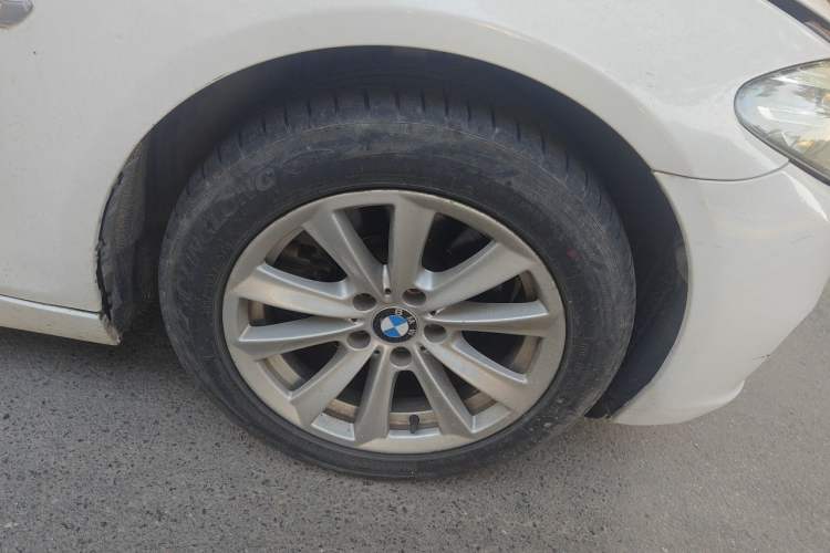 Used BMW 5 Series 2014 520Li Elegant Model Right Front Wheel Hub