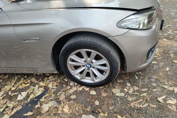 Used BMW 5 Series 2014 520Li Elegant Model Right Front Wheel Hub