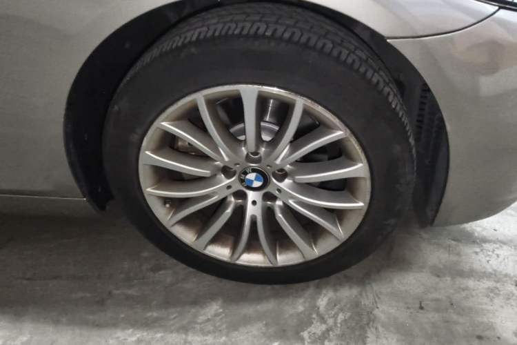 Used BMW 5 Series 2014 525Li Luxury Design Package Right Front Wheel Hub