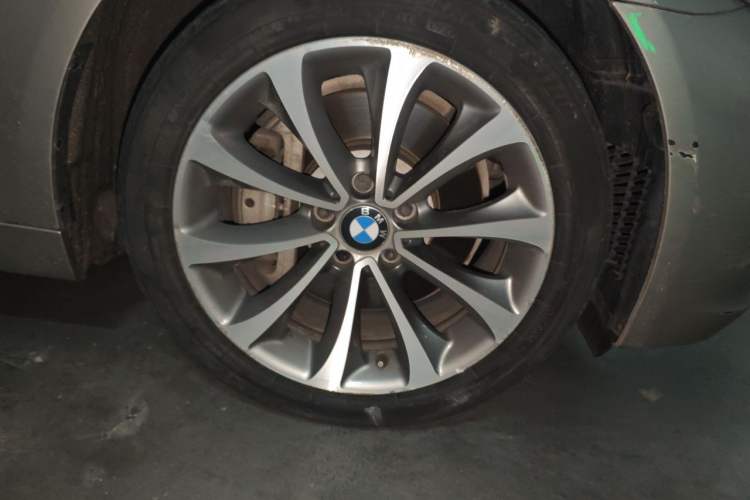 Used BMW 5 Series 2014 528Li Leading Model Right Front Wheel Hub