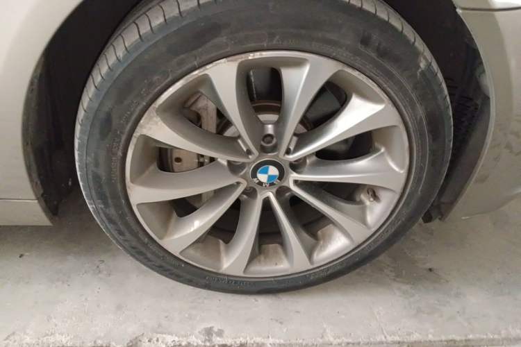 Used BMW 5 Series 2014 528Li Leading Model Right Front Wheel Hub