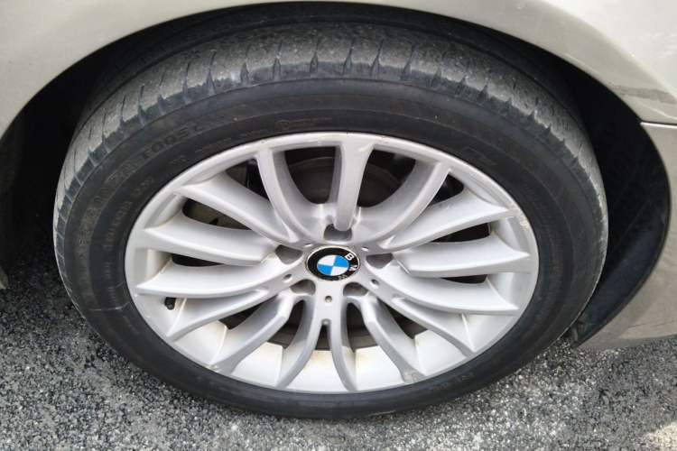 Used BMW 5 Series 2014 525Li Luxury Design Package Right Front Wheel Hub