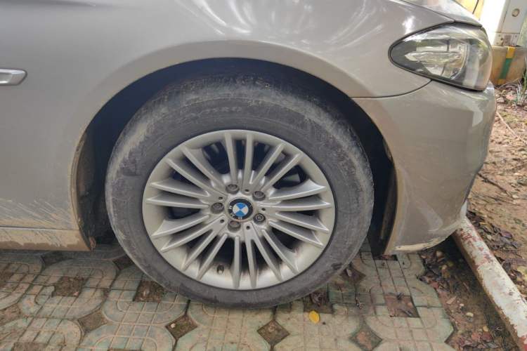 Used BMW 5 Series 2014 525Li Leading Model Right Front Wheel Hub