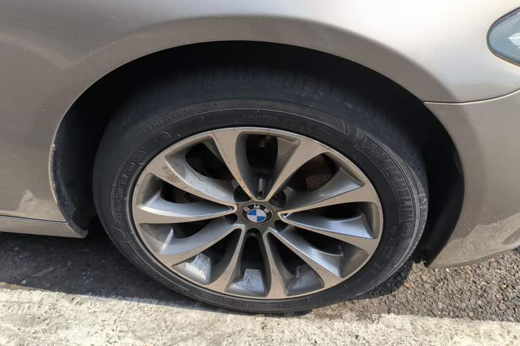 Used BMW 5 Series 2014 525Li Leading Model Right Front Wheel Hub