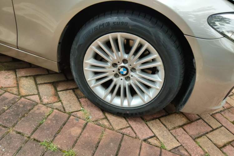 Used BMW 5 Series 2014 525Li Leading Model Right Front Wheel Hub