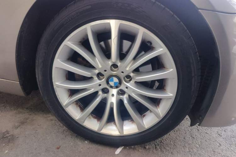 Used BMW 5 Series 2014 525Li Luxury Design Package Right Front Wheel Hub
