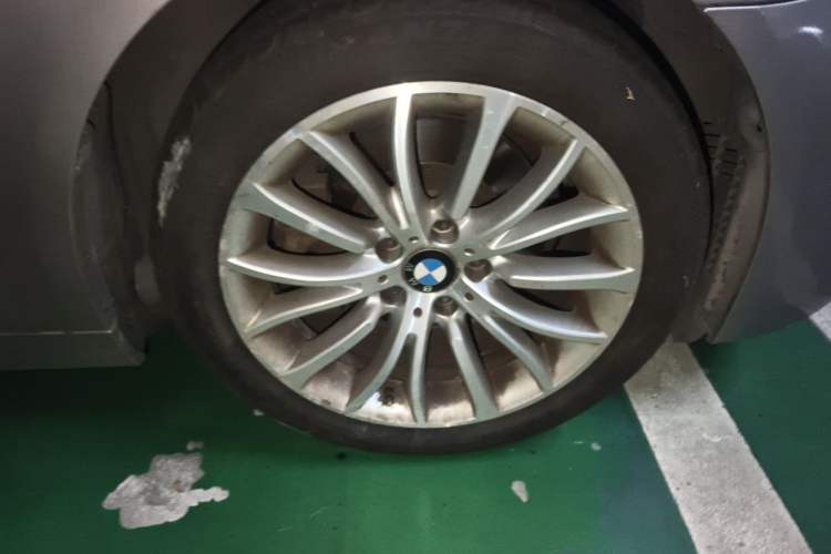 Used BMW 5 Series 2014 525Li Luxury Design Package Right Front Wheel Hub