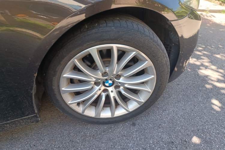Used BMW 5 Series 2014 525Li Luxury Design Package Right Front Wheel Hub