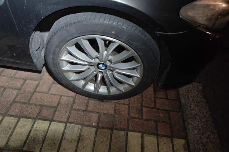 Used BMW 5 Series 2014 525Li Luxury Design Package Right Front Wheel Hub