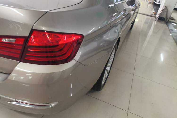 Used BMW 5 Series 2014 525Li Luxury Design Package Right Rear Taillight