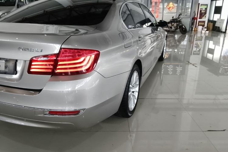 Used BMW 5 Series 2014 525Li Luxury Design Package Right Rear Taillight