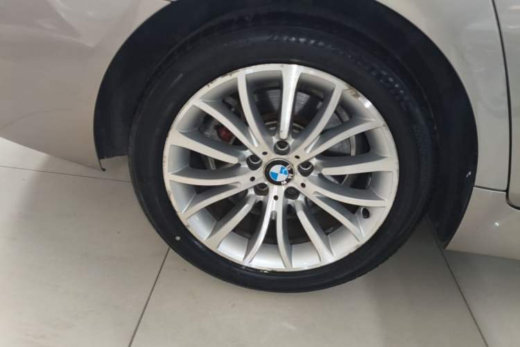 Used BMW 5 Series 2014 525Li Luxury Design Package Right Rear Wheel Hub