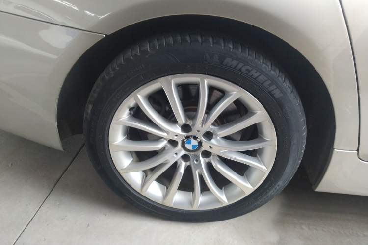 Used BMW 5 Series 2014 525Li Luxury Design Package Right Rear Wheel Hub