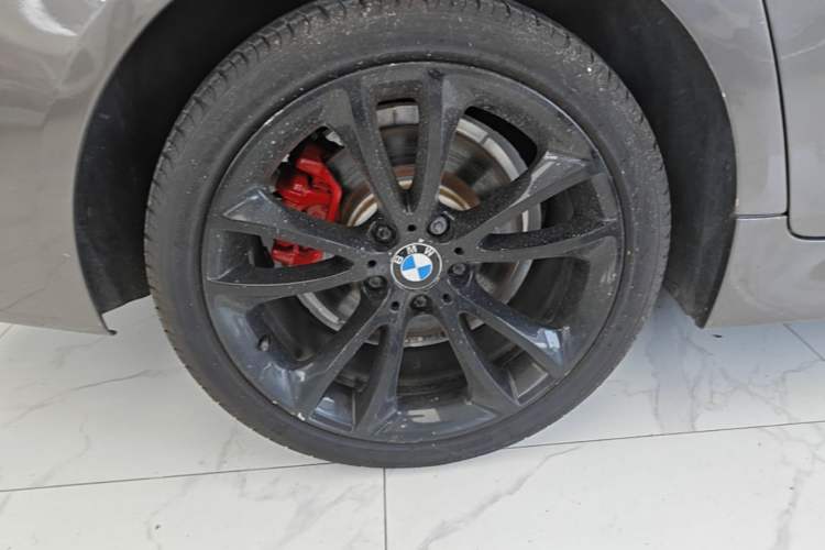 Used BMW 5 Series 2014 535Li Leading Model Right Rear Wheel Hub