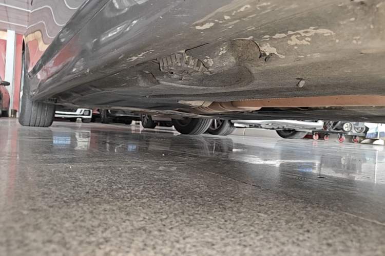 Used BMW 5 Series 2014 520Li Elegant Model Right Side Sill