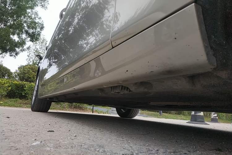 Used BMW 5 Series 2014 520Li Elegant Model Right Side Sill