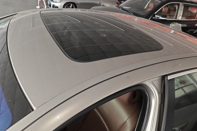 Used BMW 5 Series 2014 520Li Elegant Model Roof