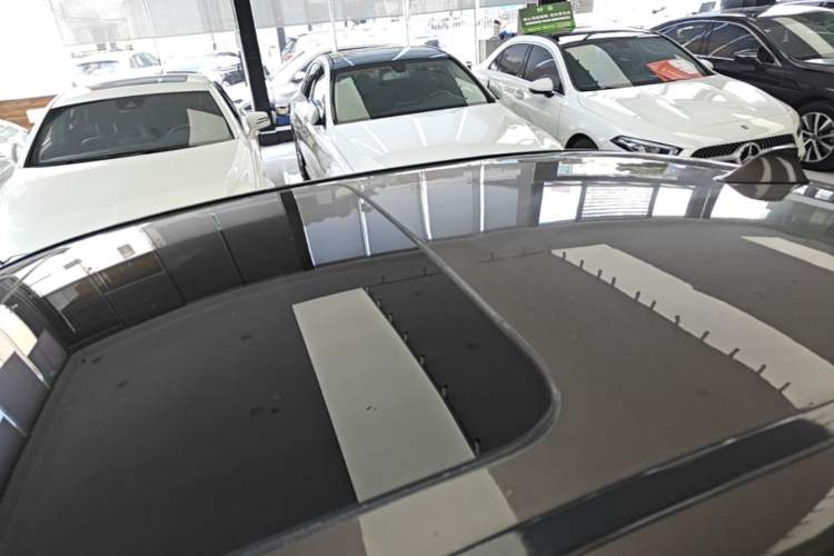 Used BMW 5 Series 2014 535Li Leading Model Roof