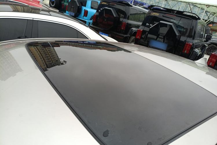 Used BMW 5 Series 2014 525Li Leading Model Roof