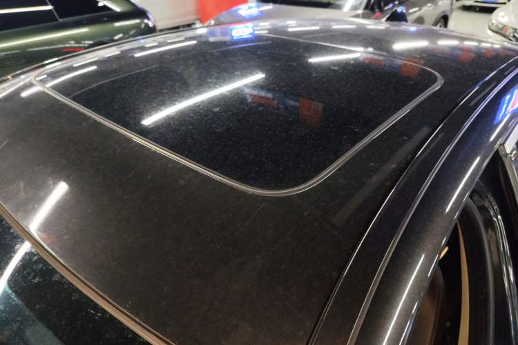 Used BMW 5 Series 2014 525Li Luxury Design Package Roof
