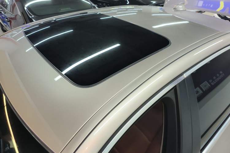 Used BMW 5 Series 2014 520Li Elegant Model Roof