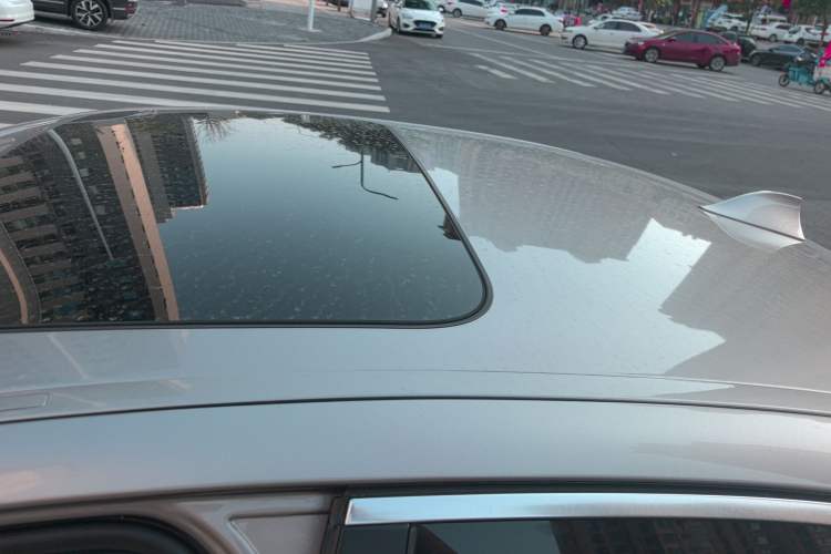 Used BMW 5 Series 2014 520i Elegant Edition Roof
