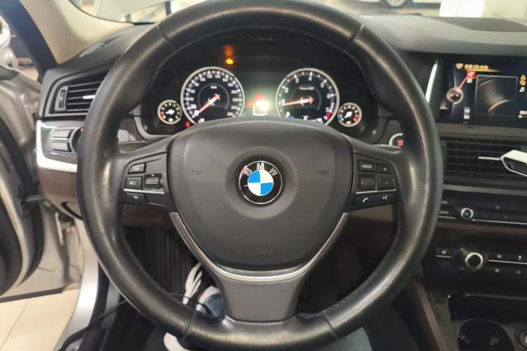 Used BMW 5 Series 2014 525Li Luxury Design Package Steering Wheel