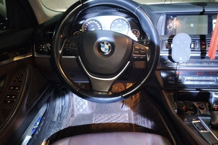 Used BMW 5 Series 2014 525Li Luxury Design Package Steering Wheel