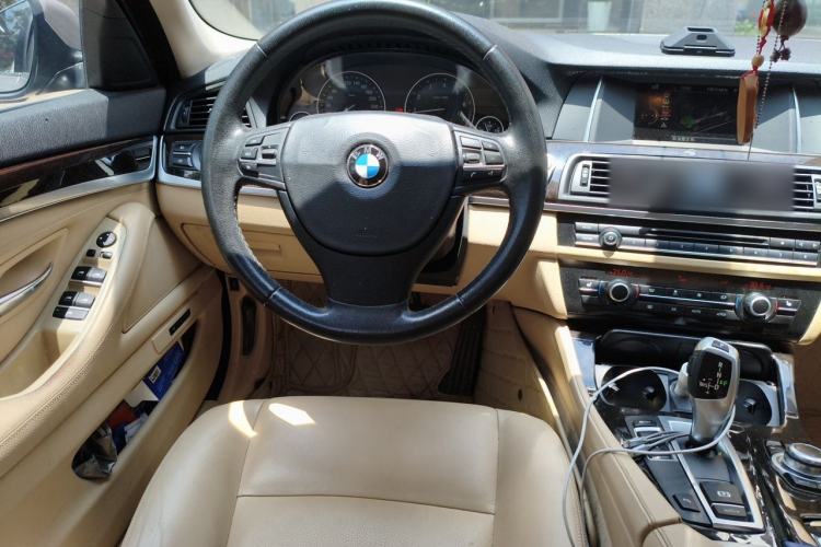 Used BMW 5 Series 2014 525Li Leading Model Steering Wheel