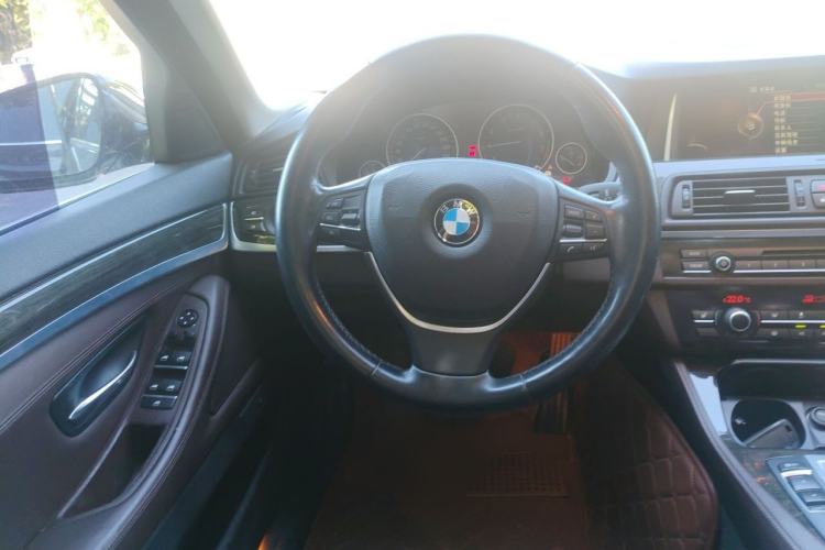 Used BMW 5 Series 2014 525Li Luxury Design Package Steering Wheel