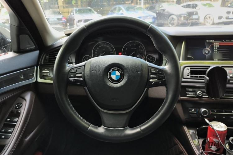 Used BMW 5 Series 2014 525Li Luxury Design Package Steering Wheel