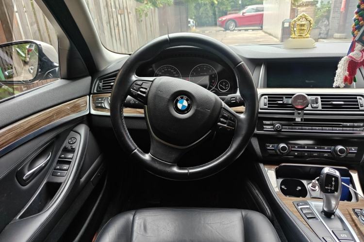 Used BMW 5 Series 2014 525Li Fashion Design Package Steering Wheel