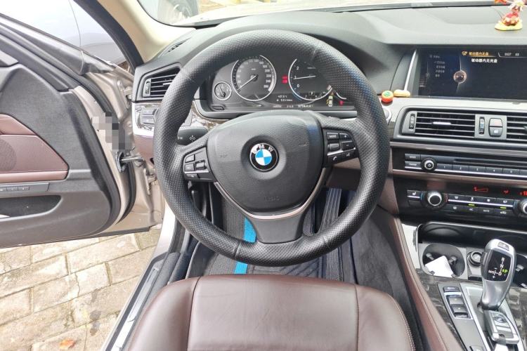 Used BMW 5 Series 2014 525Li Luxury Design Package Steering Wheel