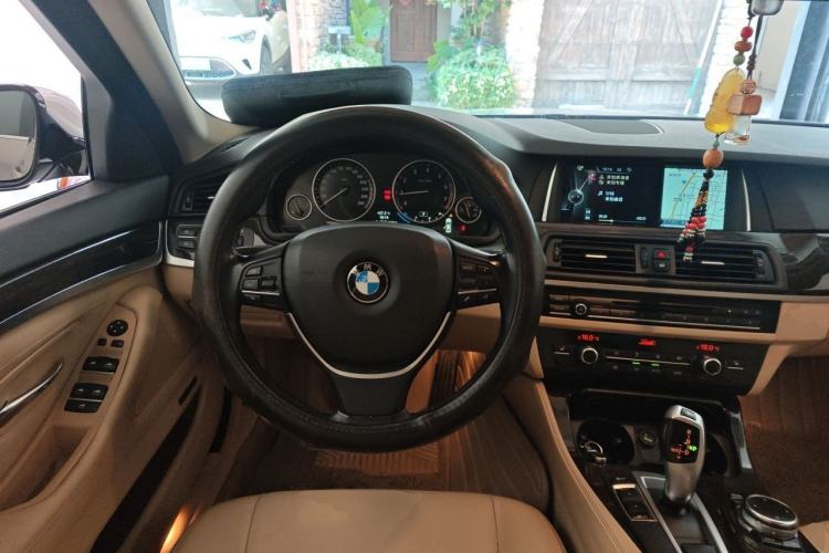 Used BMW 5 Series 2014 525Li Luxury Design Package Steering Wheel