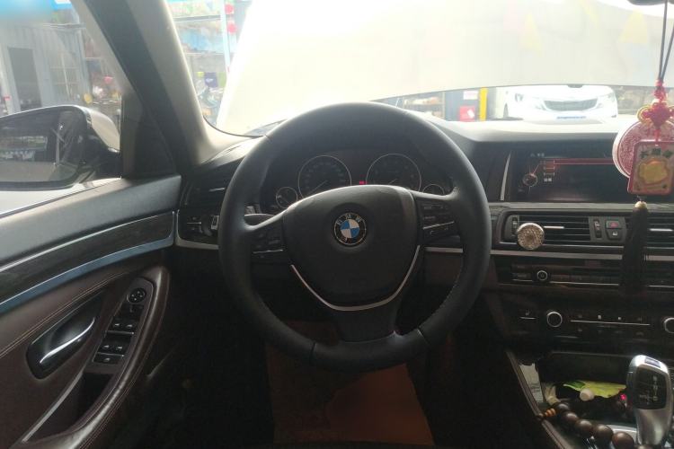 Used BMW 5 Series 2014 525Li Luxury Design Package Steering Wheel