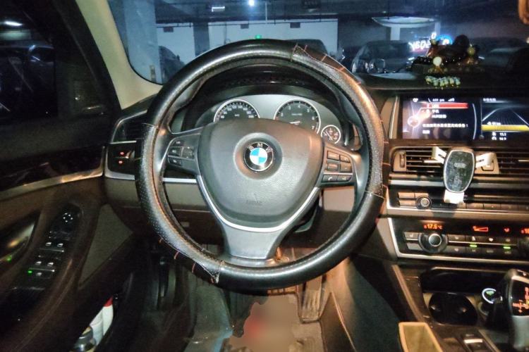 Used BMW 5 Series 2014 525Li Luxury Design Package Steering Wheel