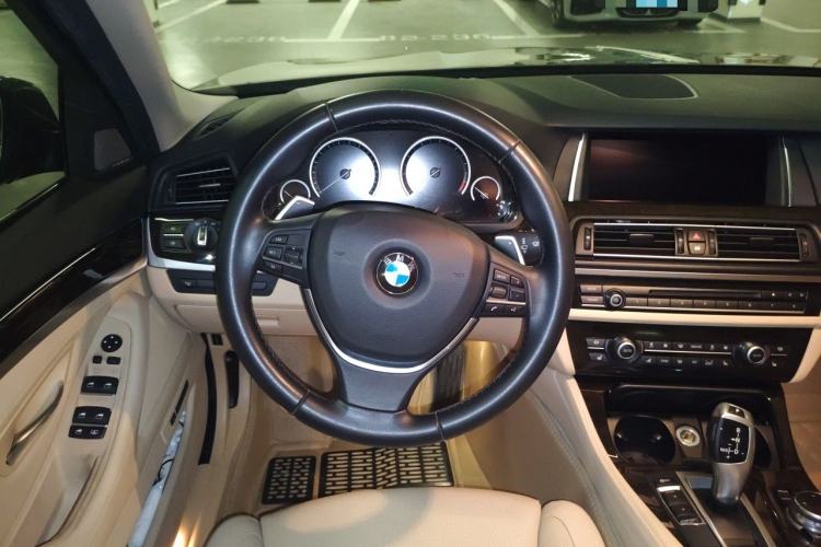 Used BMW 5 Series 2014 535Li Leading Model Steering Wheel