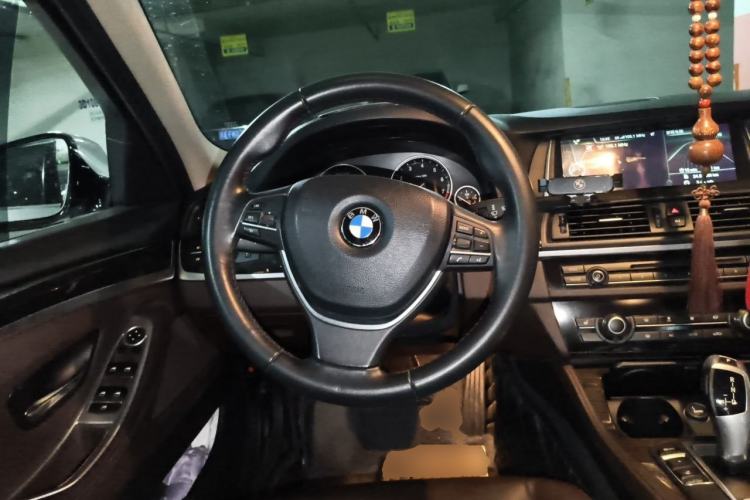 Used BMW 5 Series 2014 525Li Luxury Design Package Steering Wheel