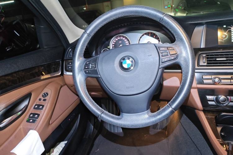 Used BMW 5 Series 2014 525Li Leading Model Steering Wheel